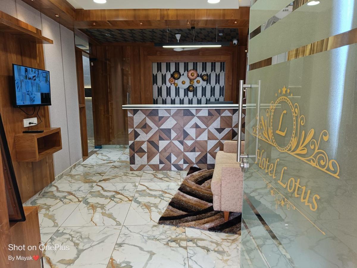 Hotel Lotus Ānand エクステリア 写真